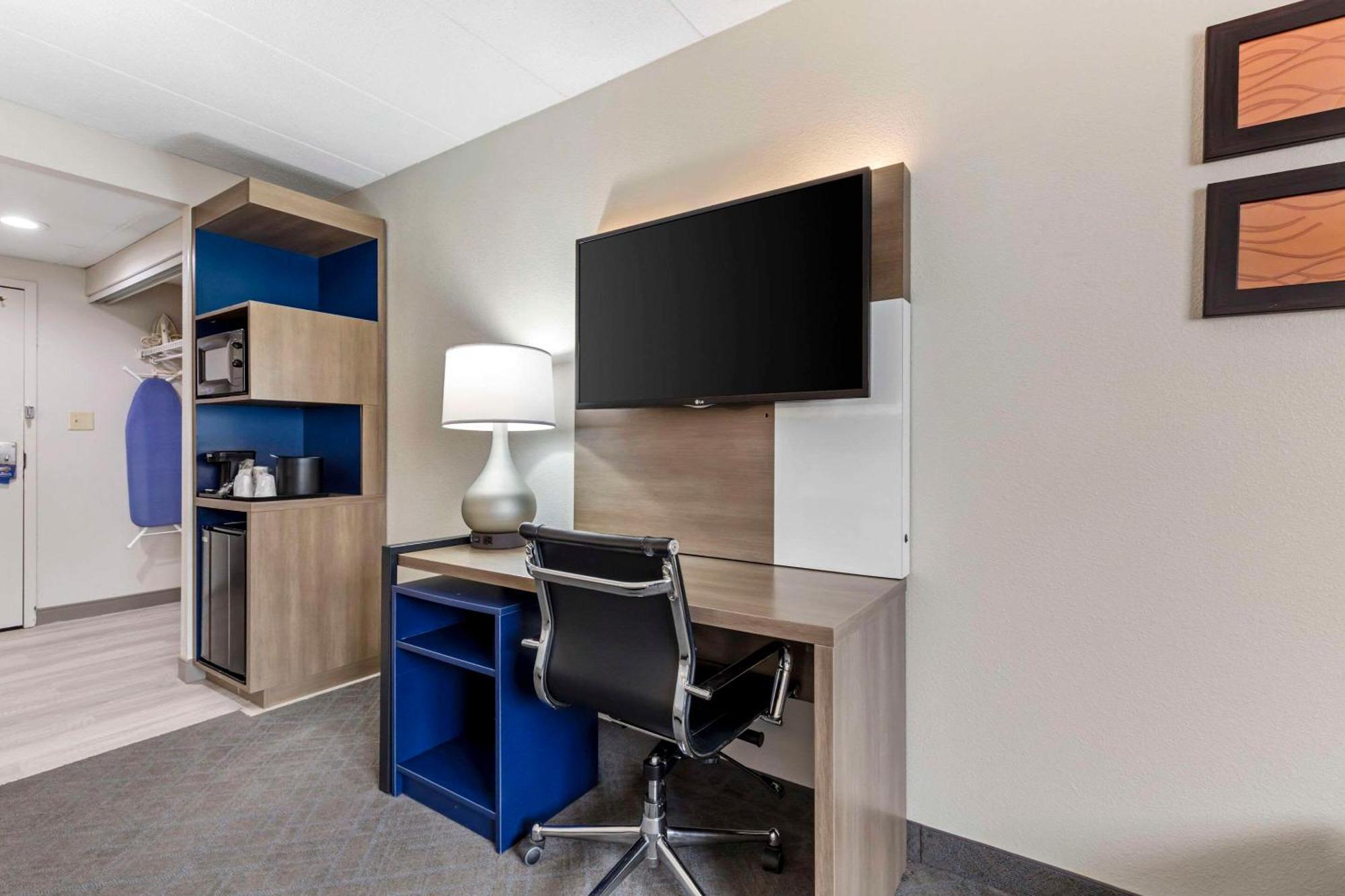 Comfort Inn Herndon-Reston Екстер'єр фото