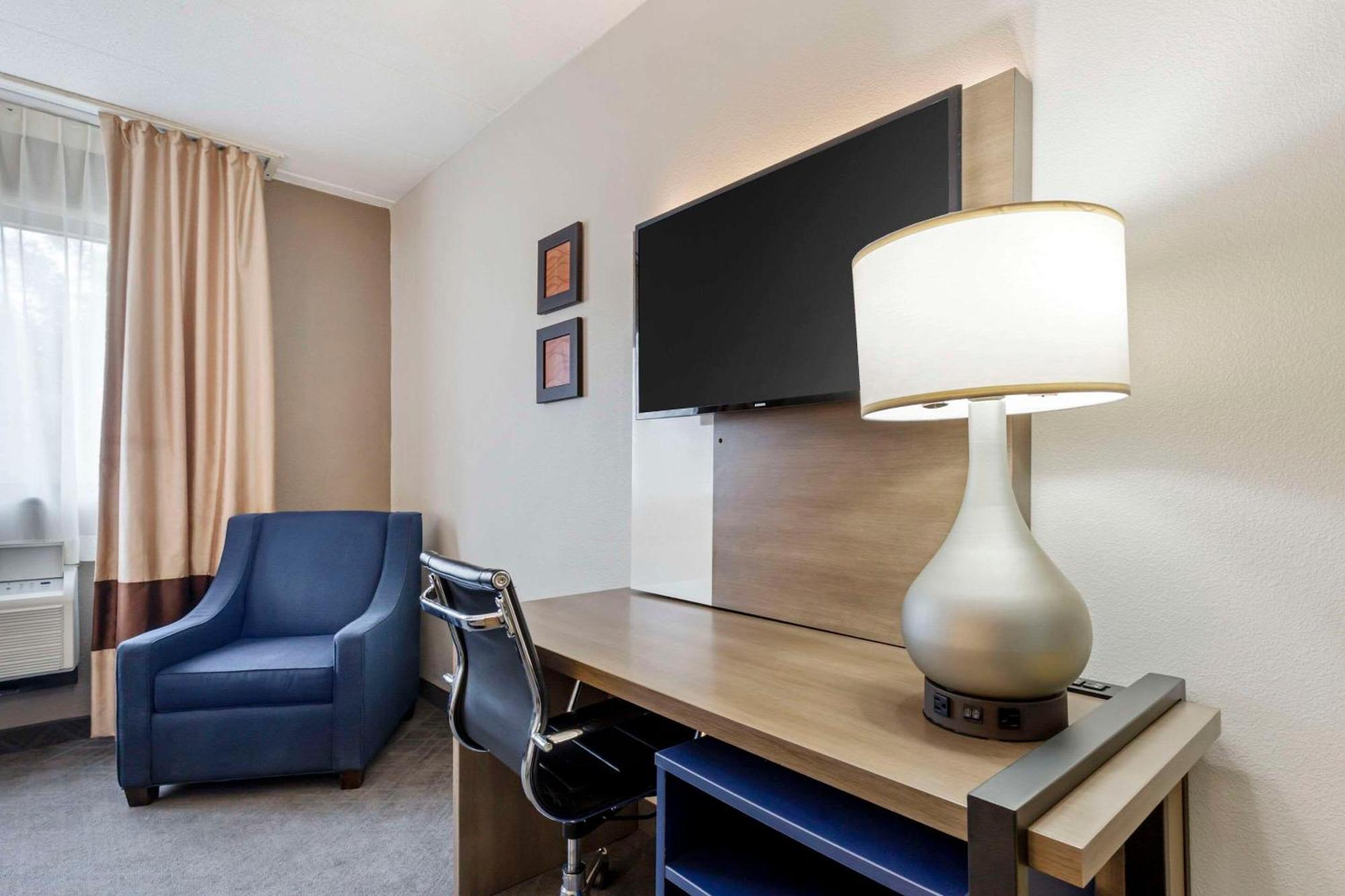 Comfort Inn Herndon-Reston Екстер'єр фото